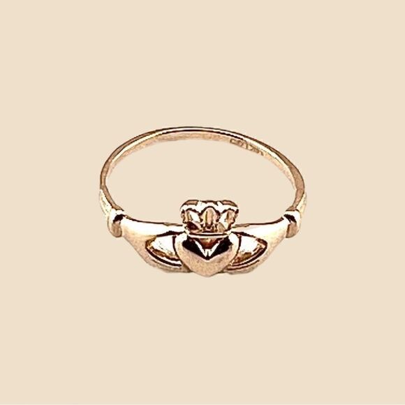 14k Solid Gold Claddagh Ring - Timeless Symbol of Love and Loyalty - gift - - Picture 3 of 4